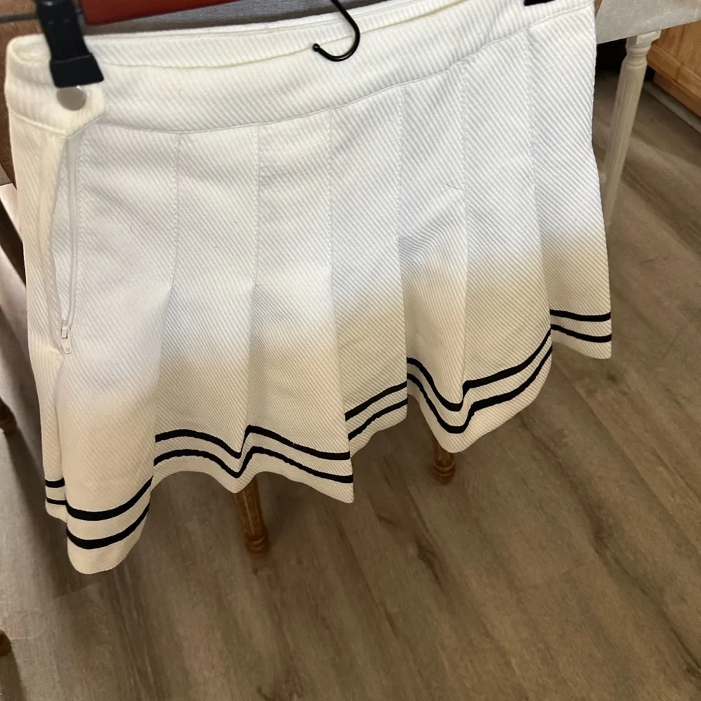Skirt - Picture 2 of 4